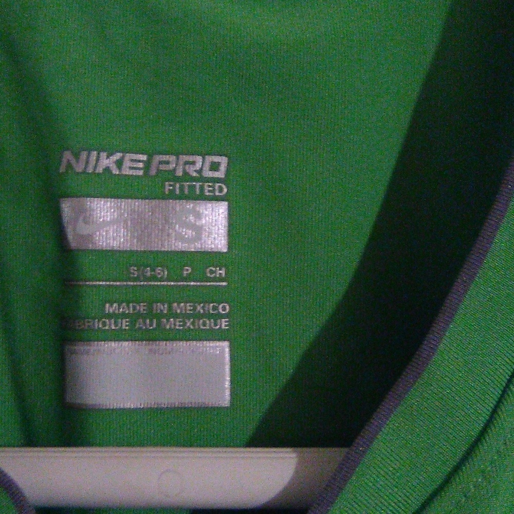 Nike - Picture 4 of 4